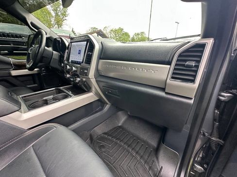 Used 2022 Ford F250 Lariat w/ Lariat Ultimate Package AWD/4WD image 39