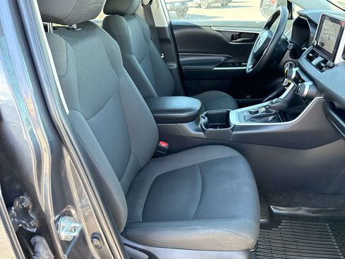 Used 2024 Toyota RAV4 LE AWD/4WD image 17