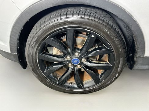 Used 2019 Ford Escape SE image 11