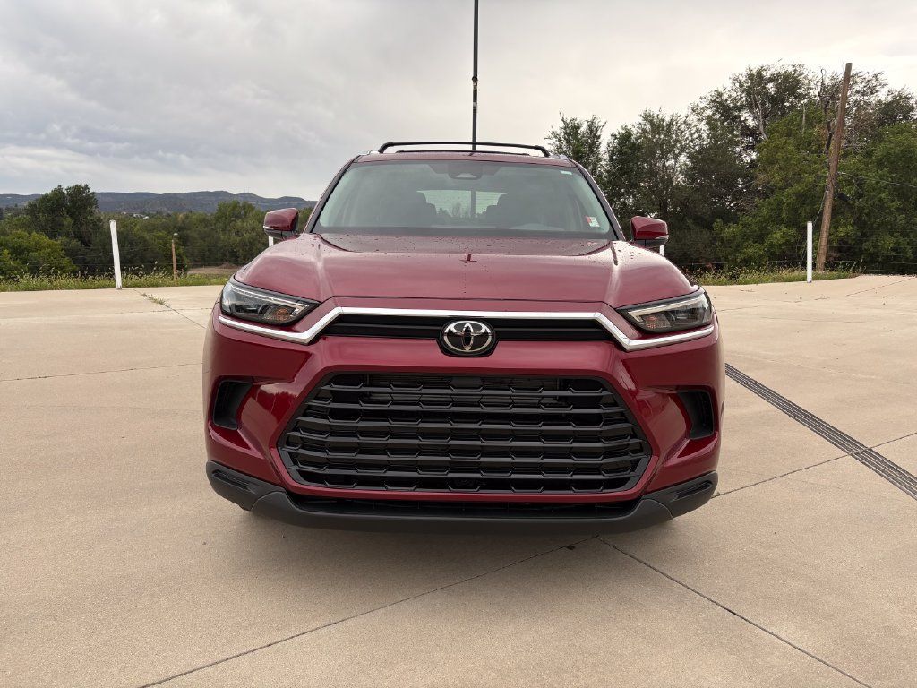 Used 2026 Toyota Grand Highlander AWD Hybrid image 2
