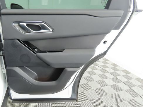 Used 2025 Land Rover Range Rover Velar Dynamic SE image 27