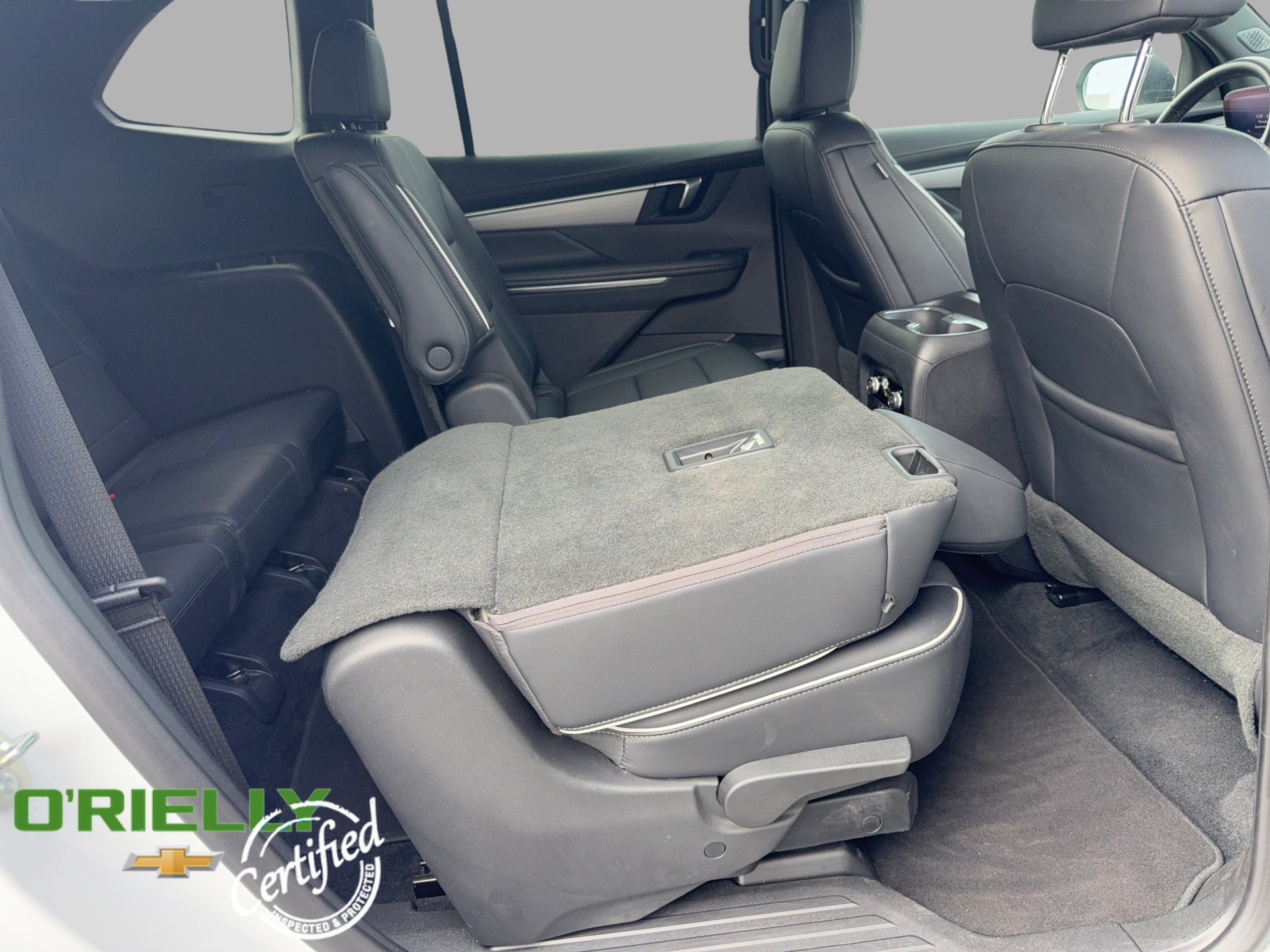 Used 2025 Buick Enclave Preferred AWD/4WD image 31