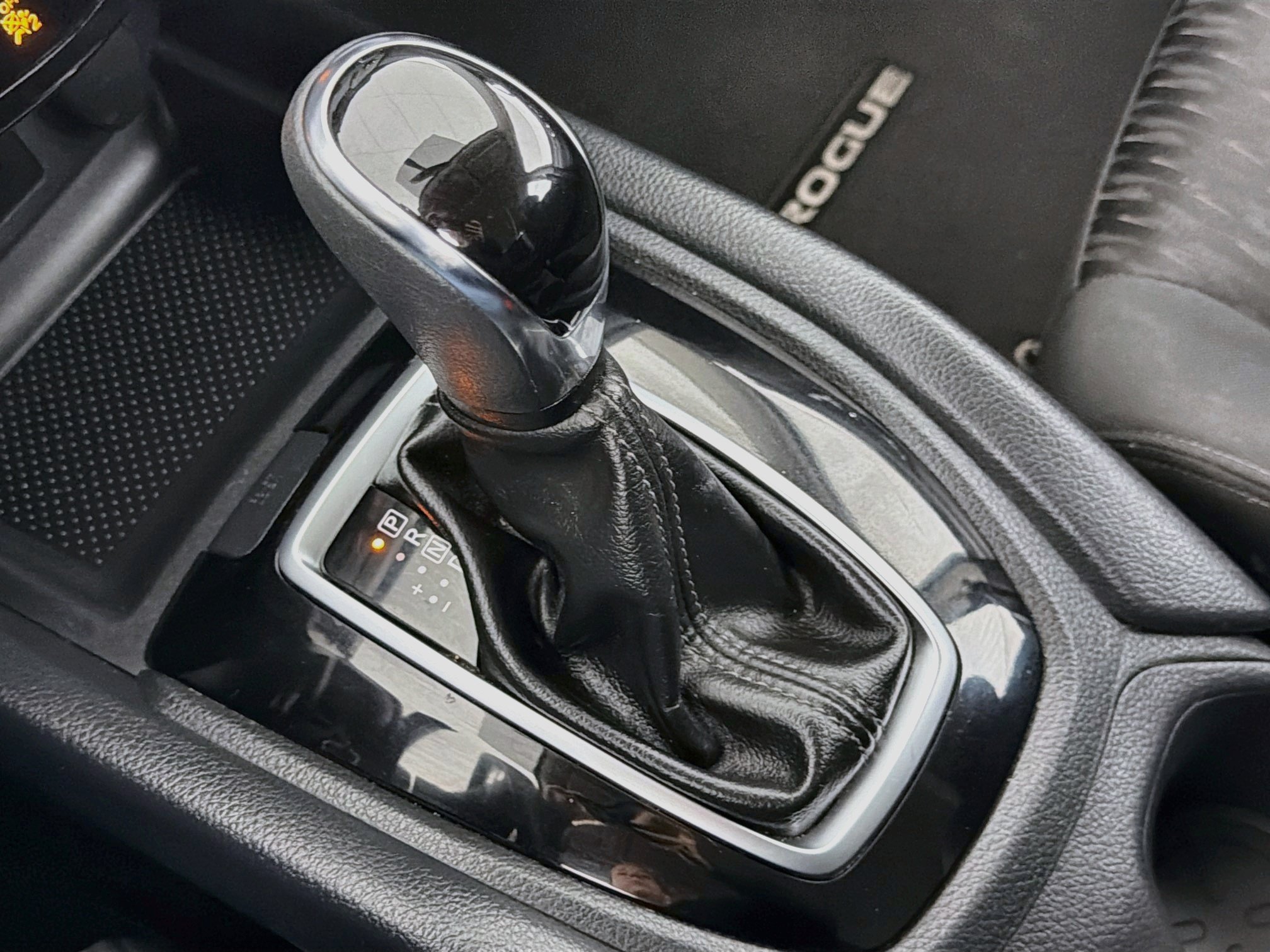 Used 2018 Nissan Rogue S FWD image 23