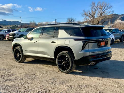 New 2026 Chevrolet Traverse RS w/ LPO, Floor Liner Package image 3
