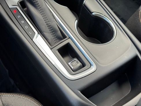 Used 2020 Chevrolet Equinox LT image 16