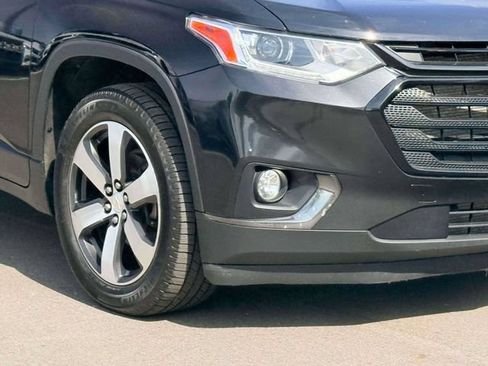 Used 2020 Chevrolet Traverse LT w/ LT Premium Package AWD/4WD image 9
