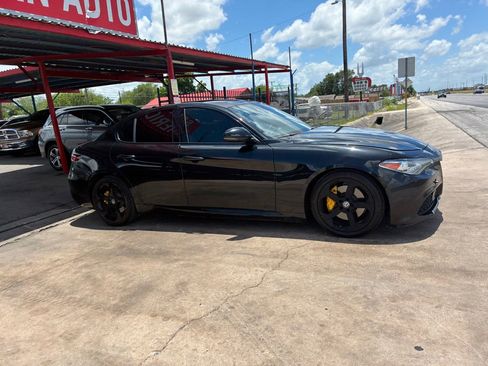 Used 2017 Alfa Romeo Giulia RWD image 16