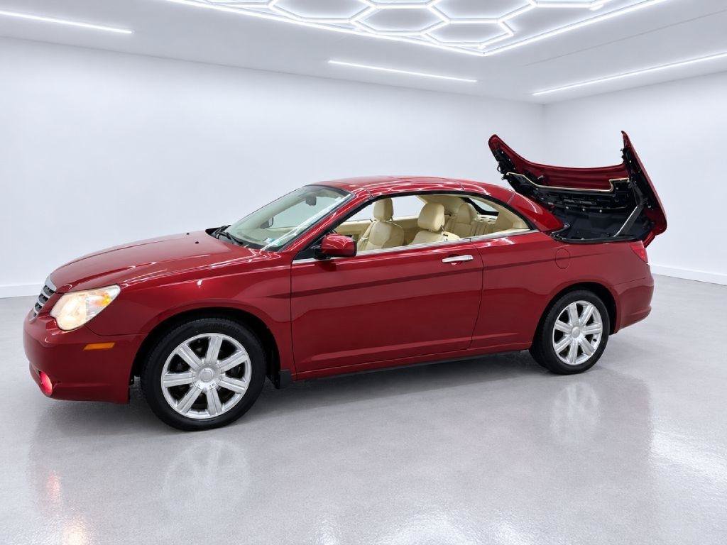 Used 2010 Chrysler Sebring Limited FWD image 29