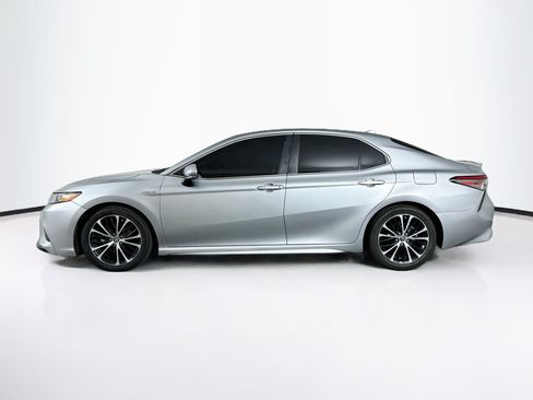 Used 2019 Toyota Camry SE w/ Audio Package FWD image 4