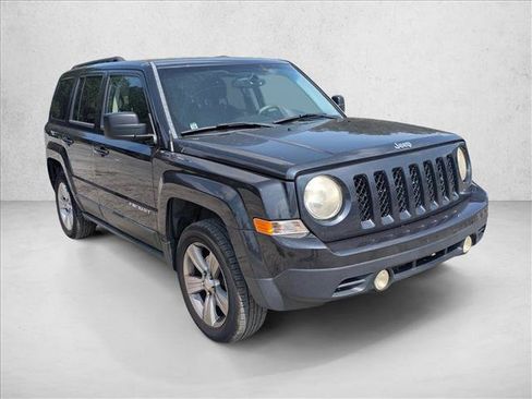 Used 2014 Jeep Patriot Latitude AWD/4WD image 3
