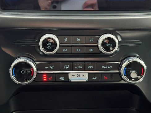 Used 2025 Ford F150 XLT w/ Equipment Group 302A MID image 15