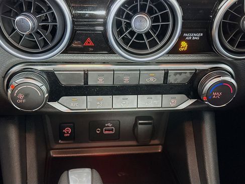 Used 2025 Nissan Sentra S image 22