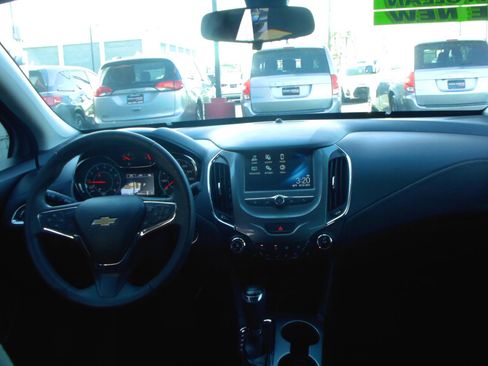 Used 2016 Chevrolet Cruze LT w/ Convenience Package FWD image 18