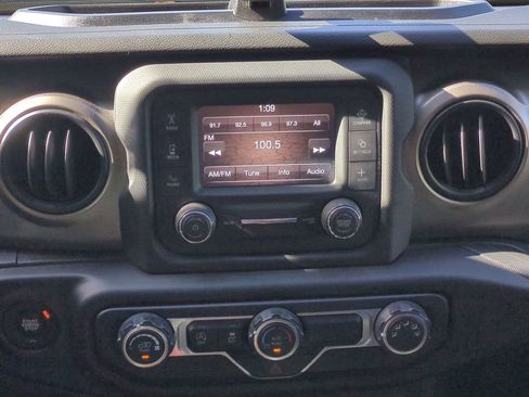 Used 2020 Jeep Wrangler Sport image 18