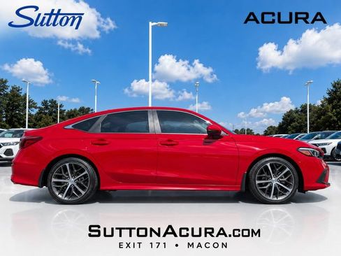 Used 2022 Honda Civic Touring image 2