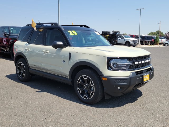 Certified 2025 Ford Bronco Sport Outer Banks w/ Outer Banks Tech Package+ AWD/4WD image 4