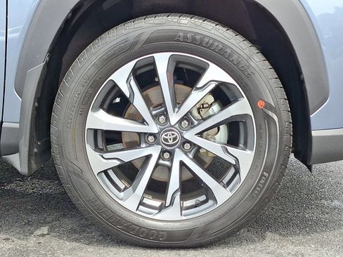 Used 2024 Toyota Corolla Cross XLE w/ Convenience Package AWD/4WD image 8