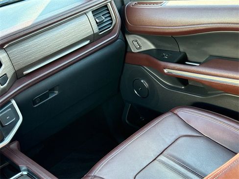 Used 2024 Ford Expedition Max Limited image 16