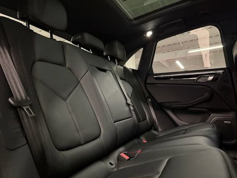Certified 2026 Porsche Macan AWD/4WD image 28