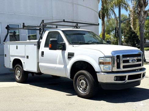 Used 2010 Ford F250 XLT AWD/4WD image 3