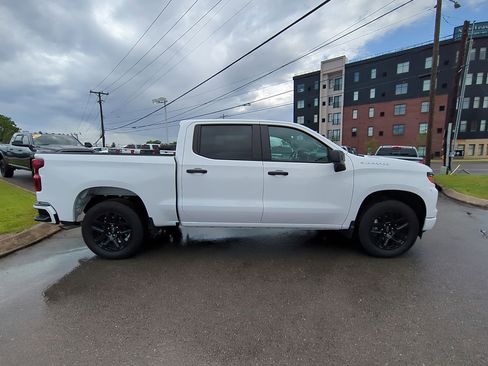 Used 2025 Chevrolet Silverado 1500 Custom image 9