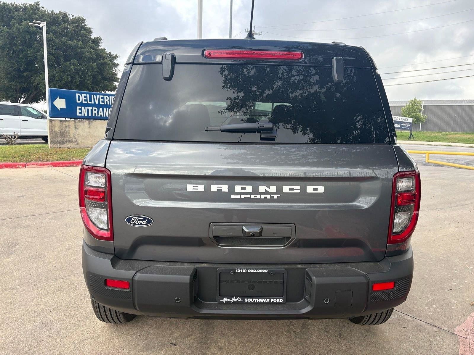 New 2026 Ford Bronco Sport Outer Banks w/ Outer Banks Tech Package+ AWD/4WD image 4