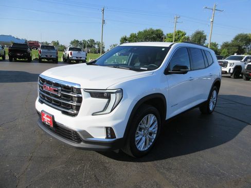 Certified 2026 GMC Acadia Elevation w/ Elevation Premium Package AWD/4WD image 11