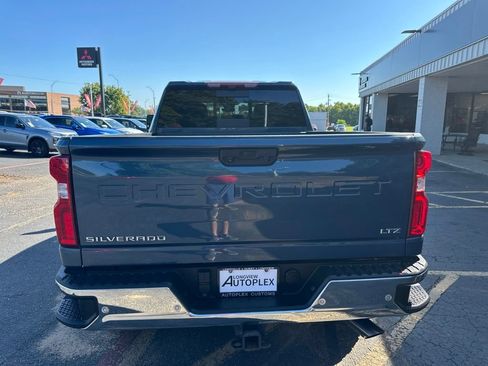 Used 2024 Chevrolet Silverado 2500 LTZ w/ LTZ Premium Package AWD/4WD image 2