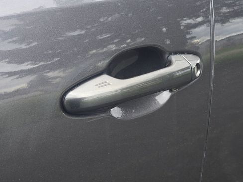 Used 2017 Toyota Tacoma SR5 image 10