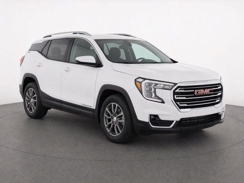 Used 2024 GMC Terrain SLT AWD/4WD image 1