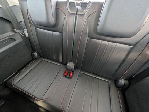 Used 2024 Volkswagen Tiguan SE image 27