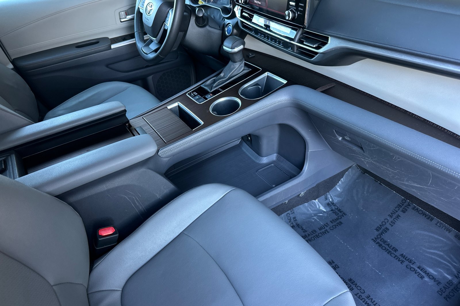 Certified 2023 Toyota Sienna XLE FWD image 21