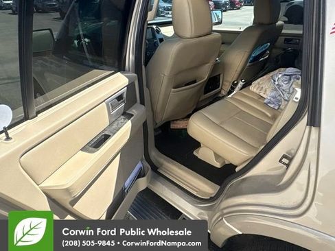 Used 2017 Ford Expedition Limited w/ Equipment Group 301A AWD/4WD image 17