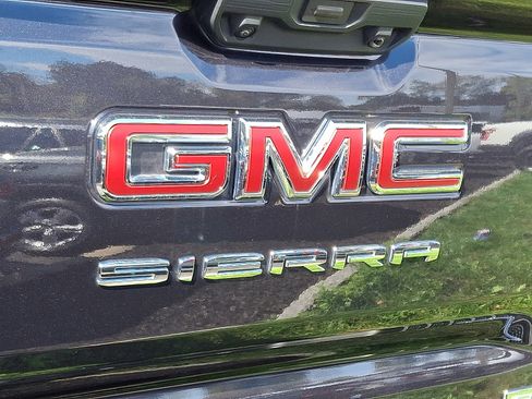 Used 2024 GMC Sierra 1500 Elevation image 30