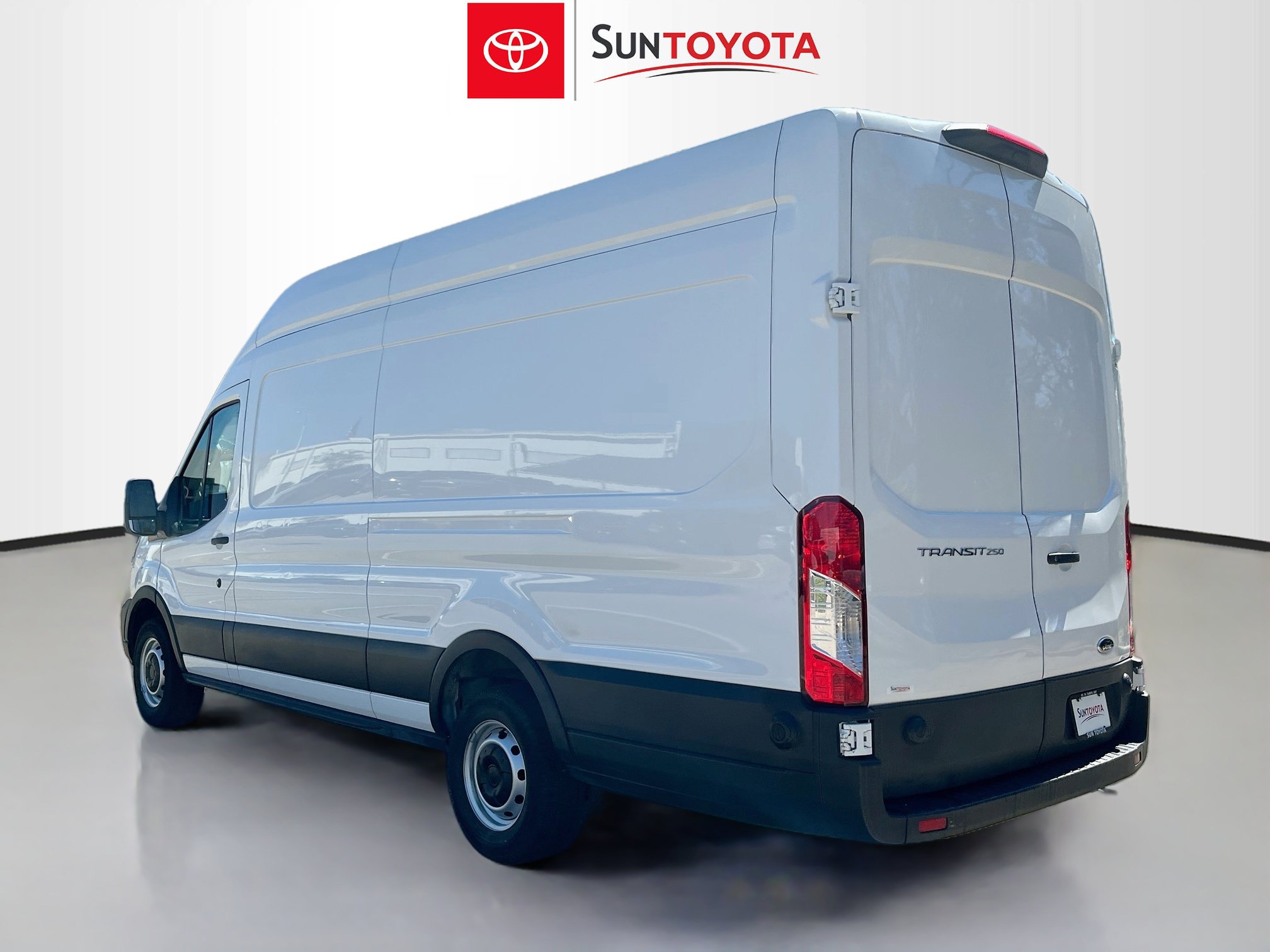 Used 2024 Ford Transit 250 148 High Roof Extended w/ Load Area Protection Package RWD image 6