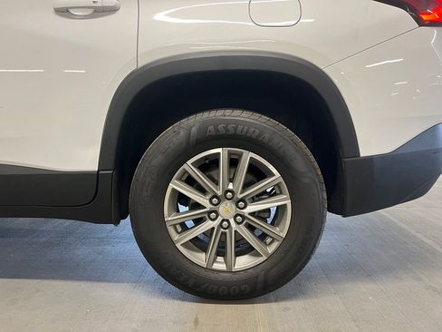 Used 2023 Chevrolet Traverse LT AWD/4WD image 9
