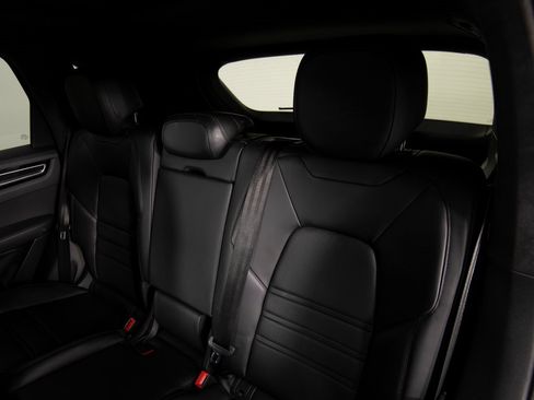 Certified 2023 Porsche Cayenne Turbo image 37