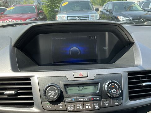 Used 2014 Honda Odyssey LX image 17