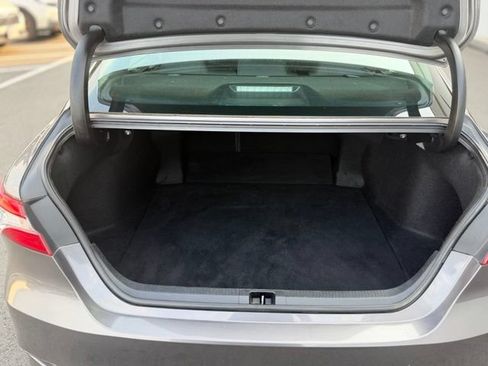 Used 2018 Toyota Camry LE FWD image 22