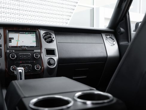 Used 2015 Ford Expedition EL Platinum image 15