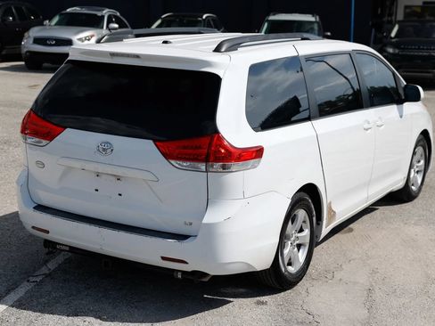 Used 2014 Toyota Sienna LE FWD image 7