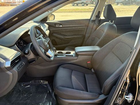 Used 2025 Nissan Altima 2.5 SV image 27