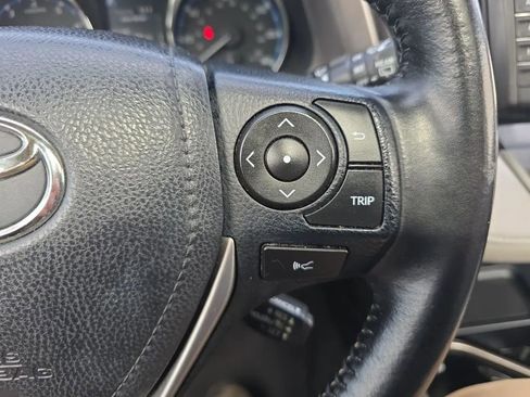 Used 2018 Toyota RAV4 Limited image 21