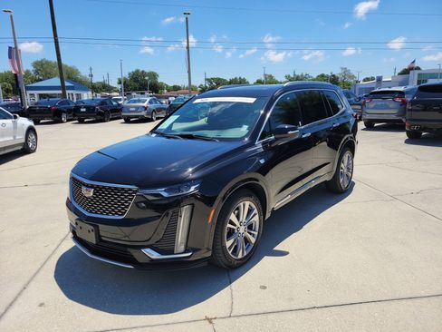 Certified 2023 Cadillac XT6 Premium Luxury AWD/4WD image 8