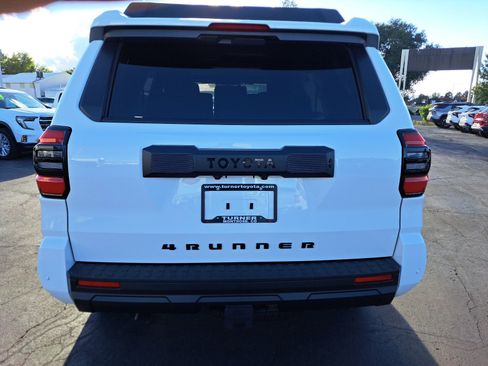 New 2025 Toyota 4Runner 4WD image 4