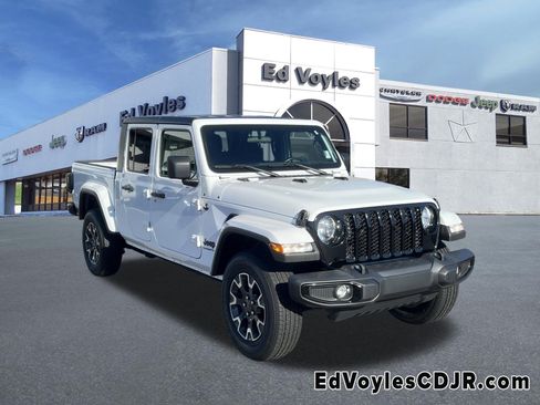 Used 2022 Jeep Gladiator Sport image 1