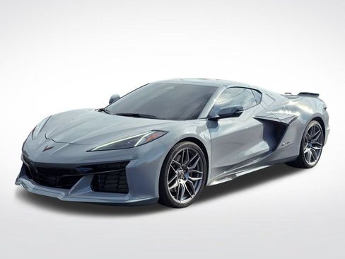 Used 2025 Chevrolet Corvette Z06 RWD image 7
