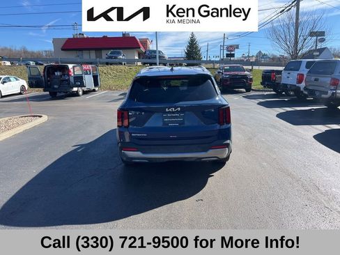 Certified 2025 Kia Sorento S image 13