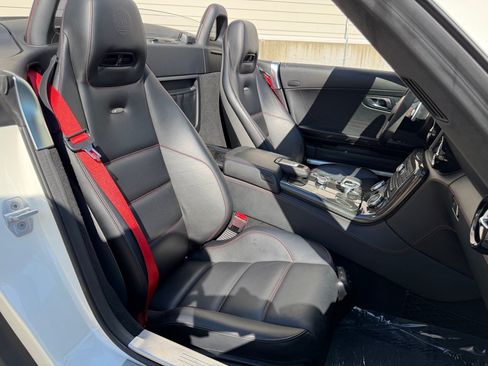 Used 2014 Mercedes-Benz SLS AMG GT Roadster image 24