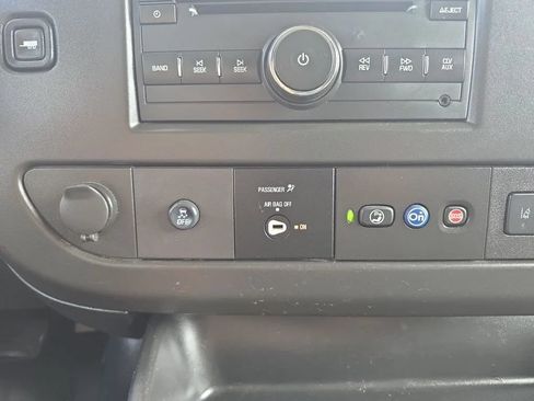 Used 2019 Chevrolet Express 3500 Extended w/ Driver Convenience Package RWD image 20